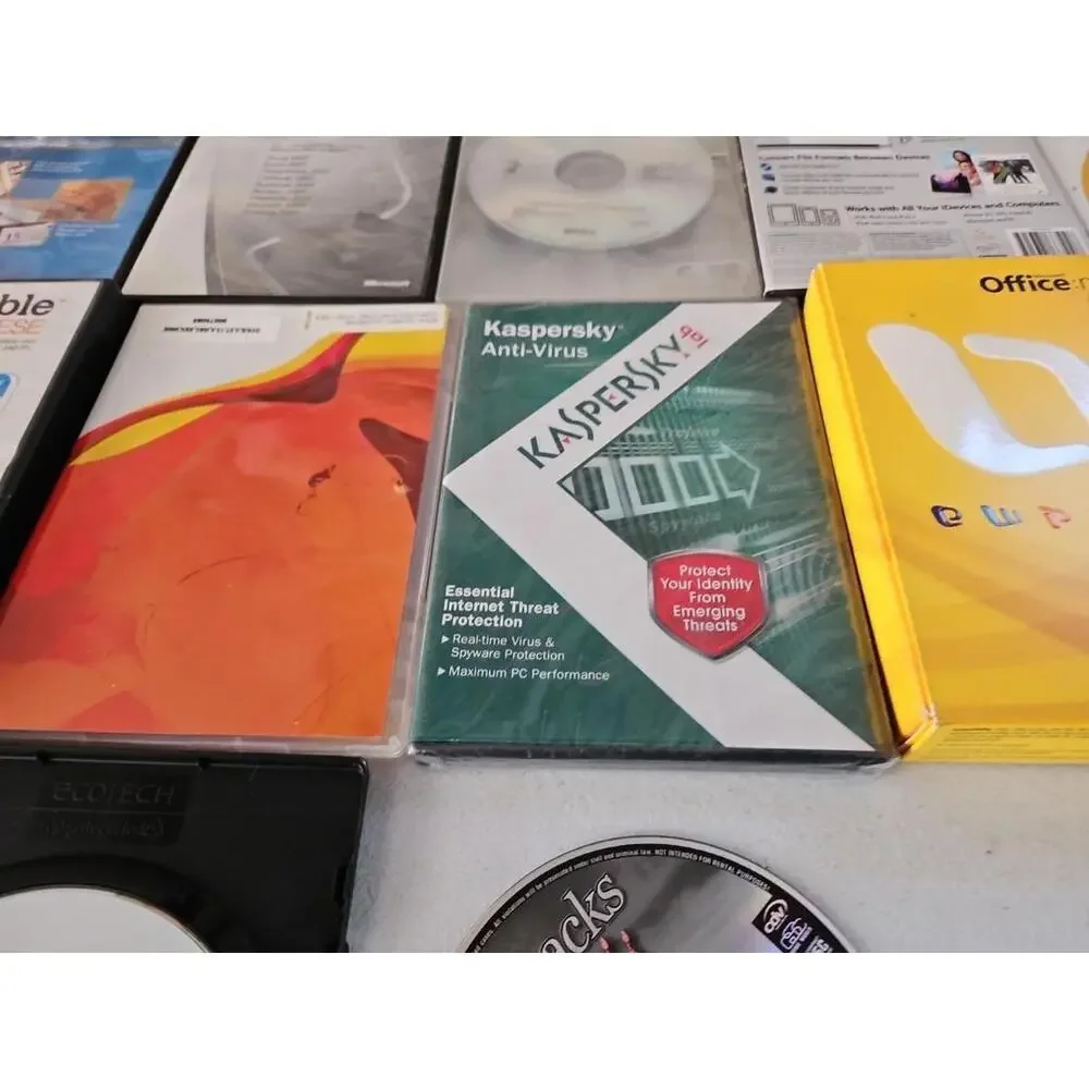 Lot Of 18 Old Microsoft And Mac Computer Programs , Most Have Keys Trl8#32